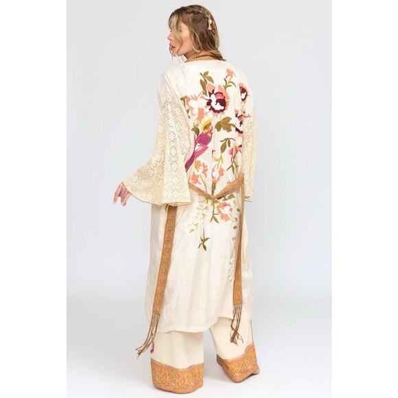 Aratta Tops - NWT Aratta My Beauty Topper Reversible Kimono In Vintage Pearl Small